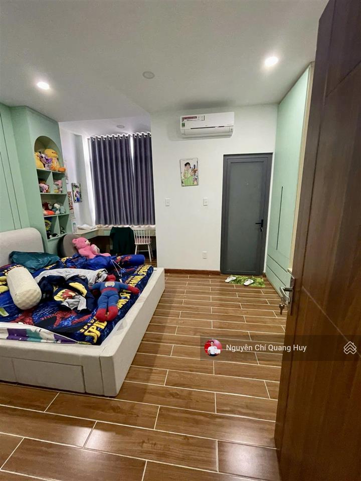 Nhà phố hiện đại  xây ở tâm huyết  đường trước nhà 8m huỳnh tấn phát nhà bè 5mx23m giá 8,3 tỷ