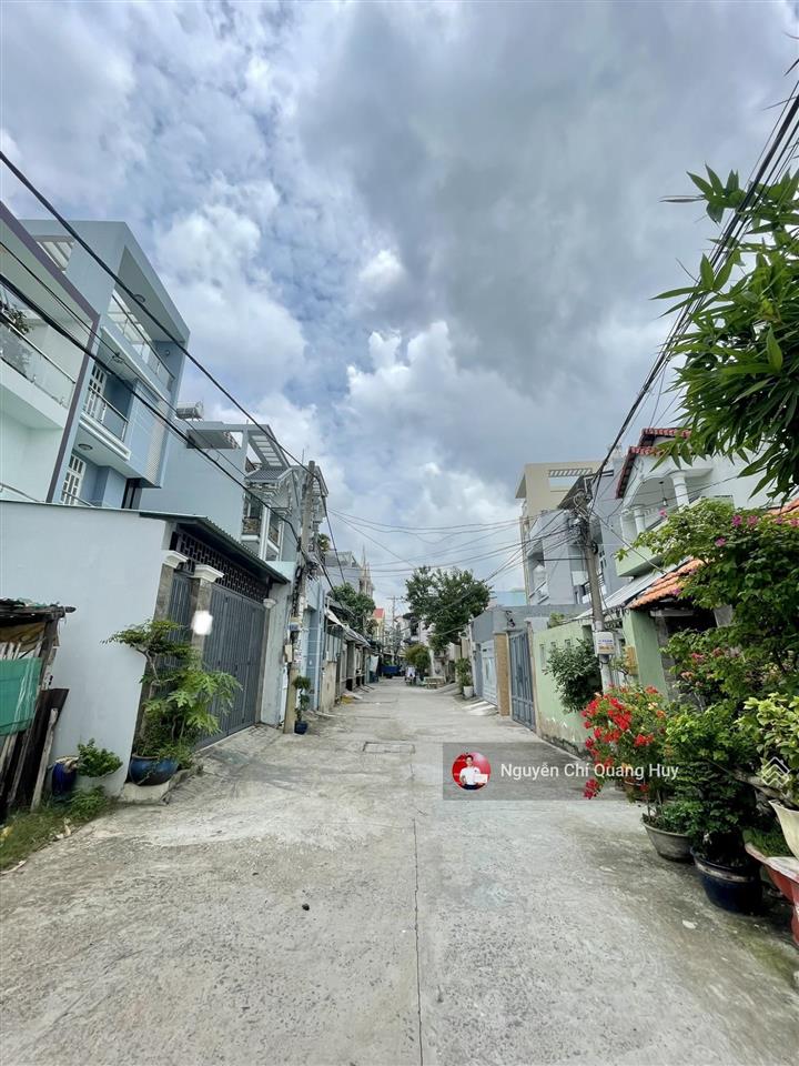 Nhà phố hiện đại  xây ở tâm huyết  đường trước nhà 8m huỳnh tấn phát nhà bè 5mx23m giá 8,3 tỷ