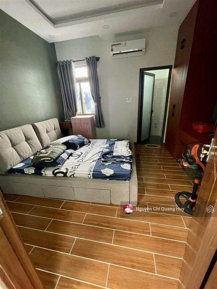 Nhà phố hiện đại  xây ở tâm huyết  đường trước nhà 8m huỳnh tấn phát nhà bè 5mx23m giá 8,3 tỷ