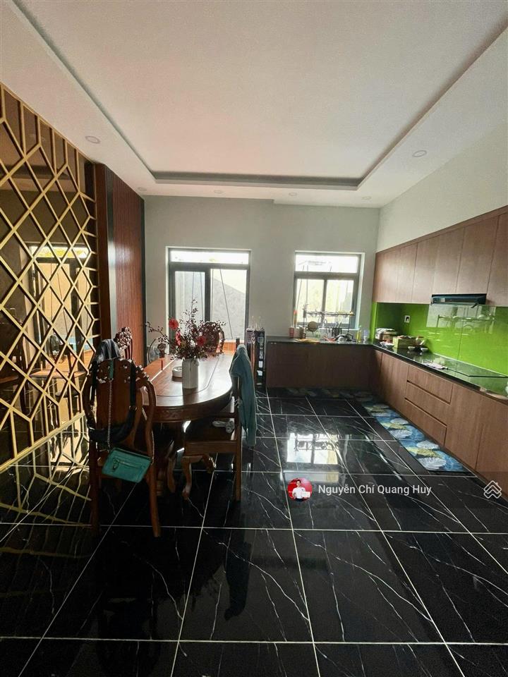 Nhà phố hiện đại  xây ở tâm huyết  đường trước nhà 8m huỳnh tấn phát nhà bè 5mx23m giá 8,3 tỷ