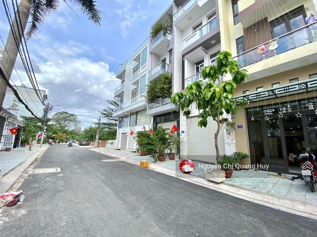 Nhà phố hiện đại đường rộng 12m vỉa hè  ở, mở văn phòng công ty  1979 huỳnh tấn phát giá 8,8 tỷ