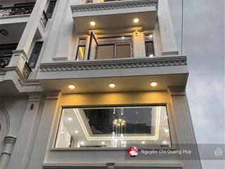 Nhà phố tân cổ điển xây dựng mới, có thang máy  đường 8m hoàng quốc việt  5m x 12,5m giá 12,99