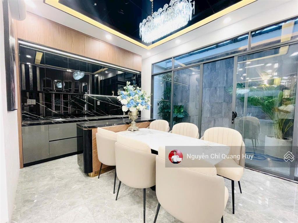 Nhà phố hiện đại phong cách châu âu  đường rộng 12m có vỉa hè  ngay kdc phú mỹ q7  giá 18,6 tỷ