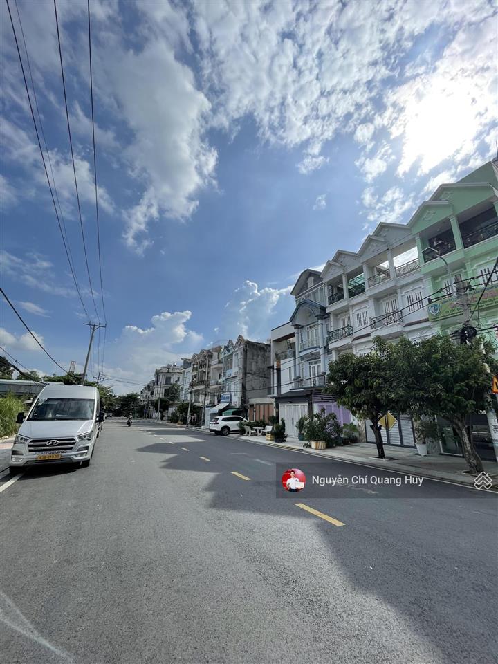 Lô đất nền cao, hè thoáng  mặt tiền đường rộng 20m 1979 huỳnh tấn phát nhà bè  4x20m giá 8,6 tỷ