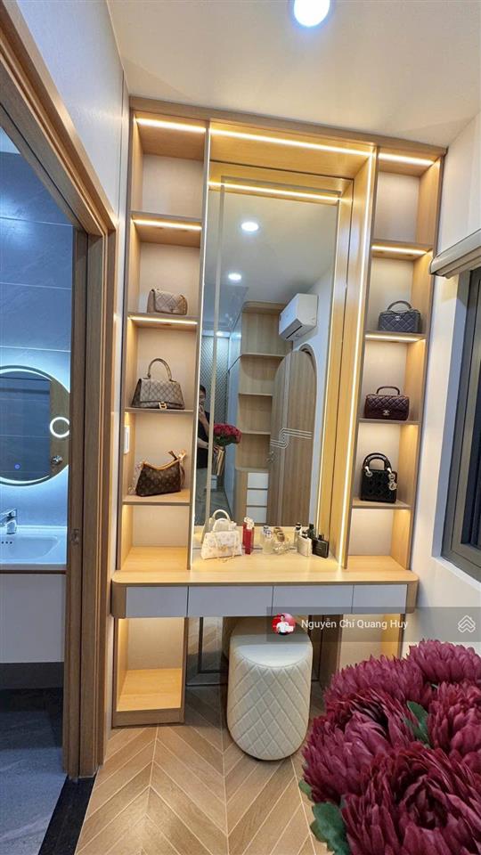 Nhà phố hiện đại  thang máy  khu dân cư đồng bộ an ninh  cách phú mỹ hưng 300m  giá 17,5 tỷ