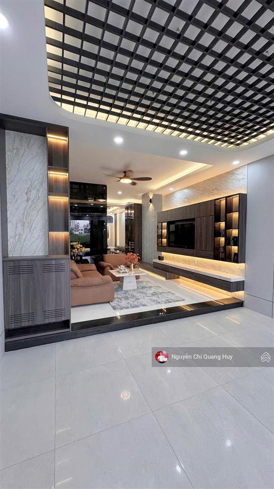 Nhà phố hiện đại  thang máy  khu dân cư đồng bộ an ninh  cách phú mỹ hưng 300m  giá 17,5 tỷ