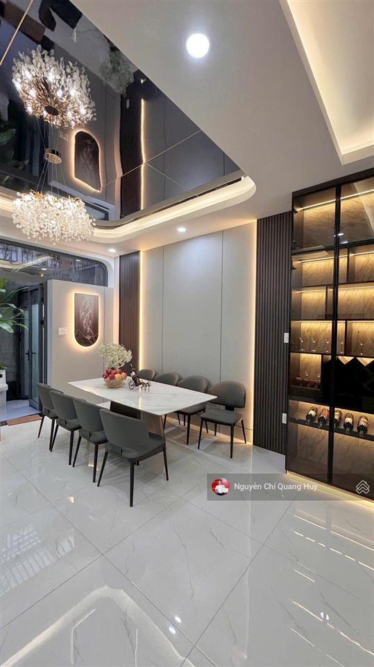 Nhà phố hiện đại  thang máy  khu dân cư đồng bộ an ninh  cách phú mỹ hưng 300m  giá 17,5 tỷ