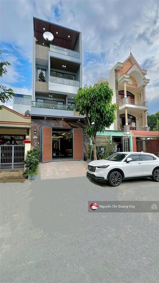 Nhà phố hiện đại  thang máy  khu dân cư đồng bộ an ninh  cách phú mỹ hưng 300m  giá 17,5 tỷ