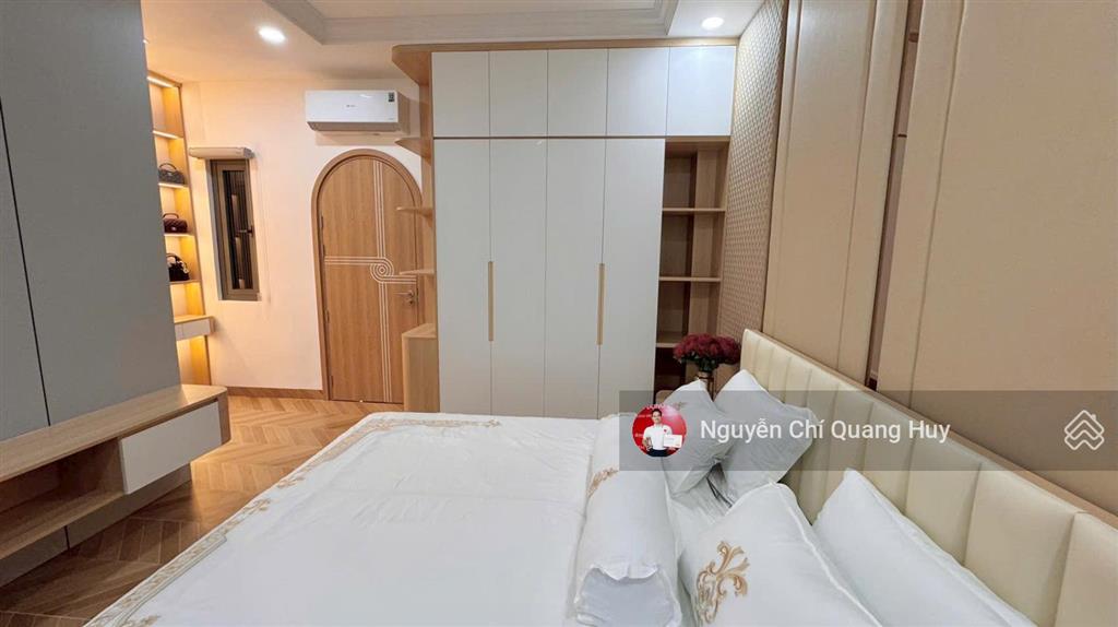 Nhà phố hiện đại  thang máy  khu dân cư đồng bộ an ninh  cách phú mỹ hưng 300m  giá 17,5 tỷ