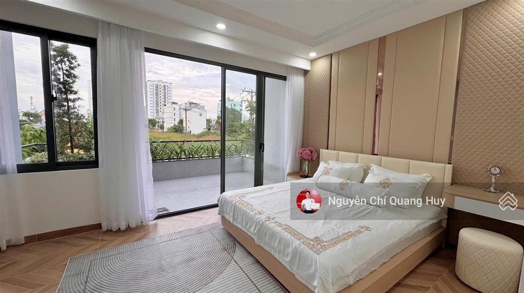 Nhà phố hiện đại  thang máy  khu dân cư đồng bộ an ninh  cách phú mỹ hưng 300m  giá 17,5 tỷ