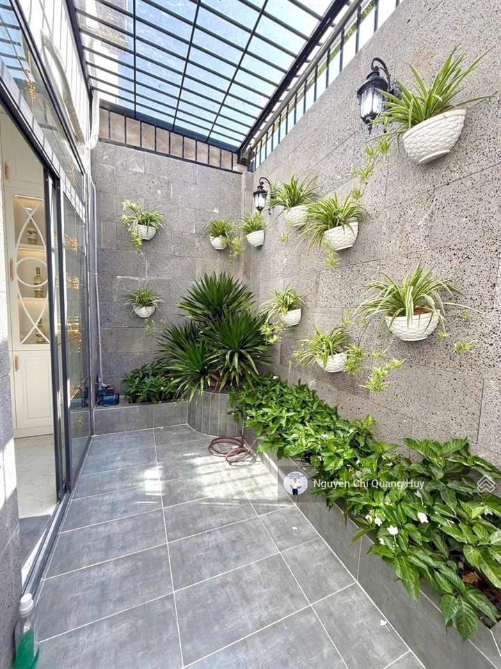 Nhà phố tân cổ điển  đường 12m có vỉa hè kdc dân trí cao  có công viên  5m x 18m giá 18,6 tỷ