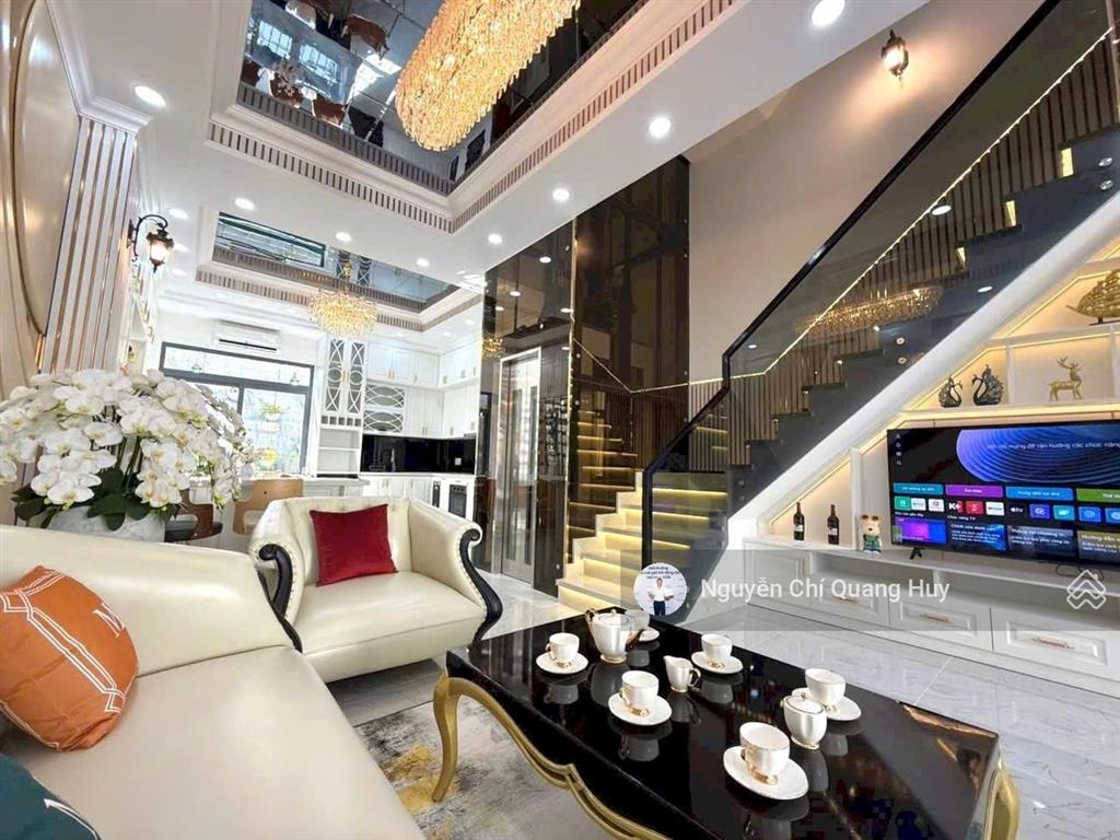 Nhà phố tân cổ điển  đường 12m có vỉa hè kdc dân trí cao  có công viên  5m x 18m giá 18,6 tỷ