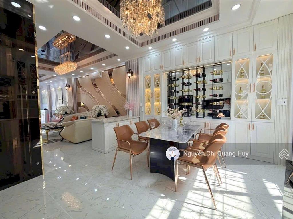 Nhà phố tân cổ điển  đường 12m có vỉa hè kdc dân trí cao  có công viên  5m x 18m giá 18,6 tỷ