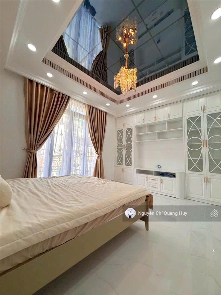 Nhà phố tân cổ điển  đường 12m có vỉa hè kdc dân trí cao  có công viên  5m x 18m giá 18,6 tỷ
