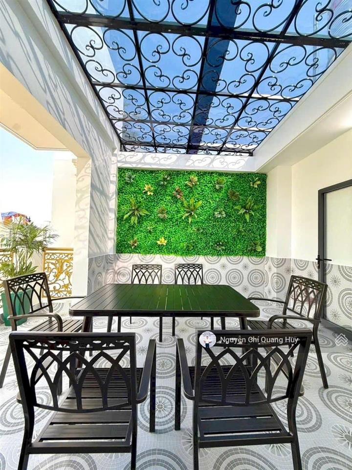 Nhà phố tân cổ điển  đường 12m có vỉa hè kdc dân trí cao  có công viên  5m x 18m giá 18,6 tỷ