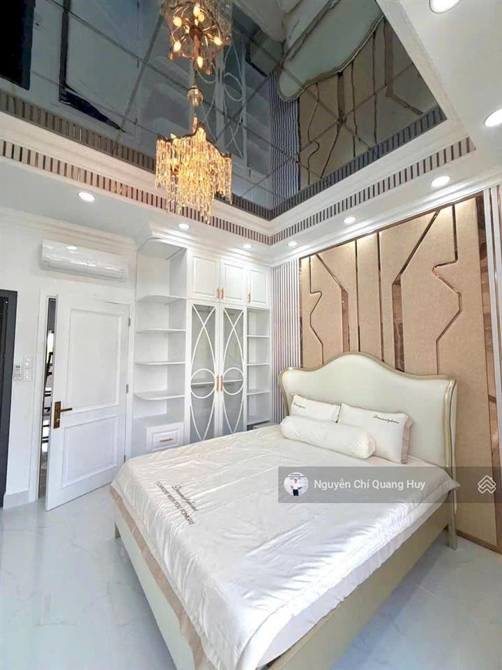 Nhà phố tân cổ điển  đường 12m có vỉa hè kdc dân trí cao  có công viên  5m x 18m giá 18,6 tỷ