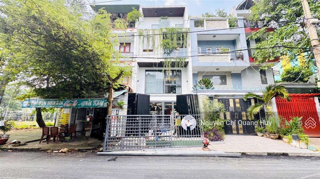 Nhà phố hiện đại  mặt tiền đường số 01 phạm hữu lầu quận 7 khu dân trí cao  5m x 19m giá 16,8 tỷ