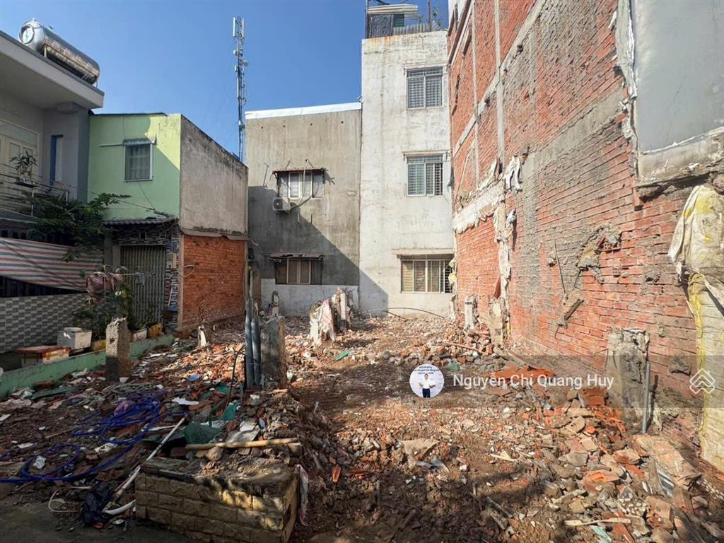 Lô đất đẹp trống tiện xay ngay  vị trí đắc địa, kết nối phú mỹ hưng  8m x 9m sổ hồng giá 5,9 tỷ