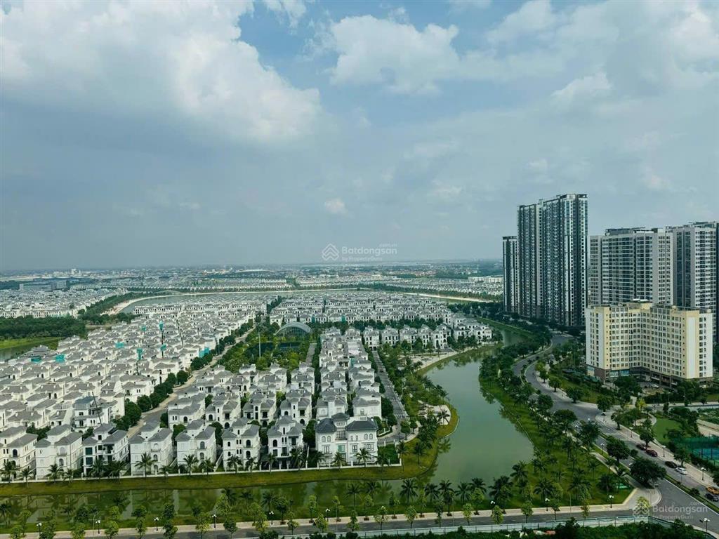 Cần bán căn góc hoa hậu 3pn tầng trung tại zenpark, 100m2 ban công đông nam full đồ giá chỉ 8.9 tỷ