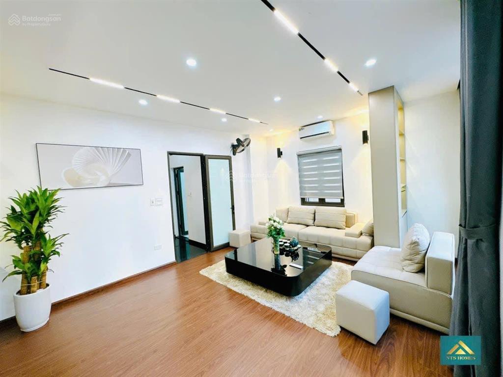 Nhà đẹp 5 tầng phố trịnh công sơn, sát hồ tây, diện tích đẹp 58m2, ngõ thông rộng, ở luôn đón tết