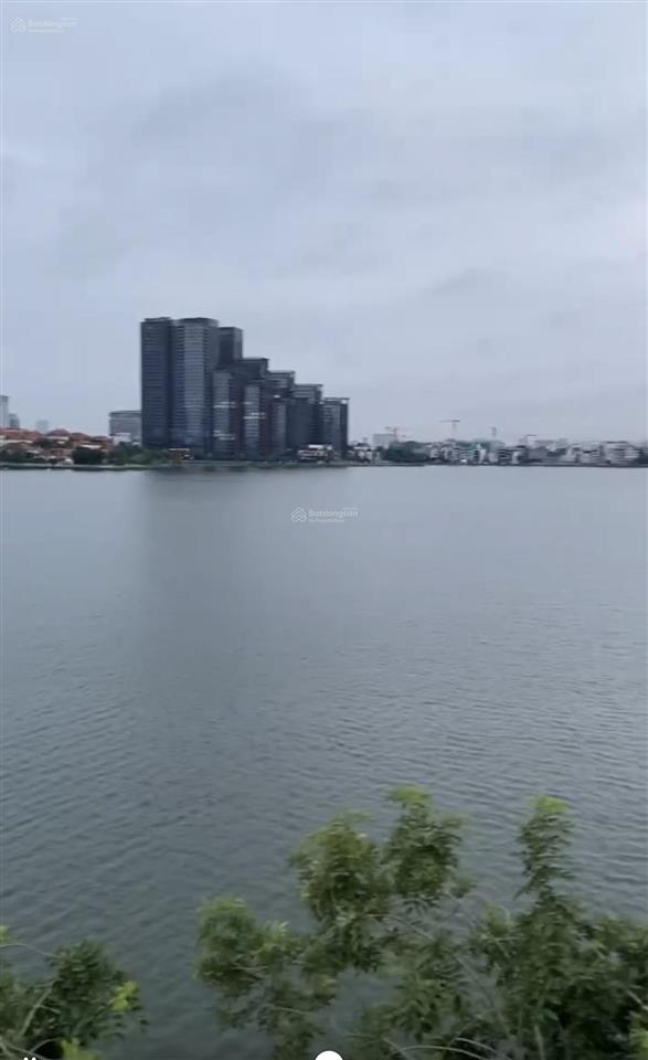 Bán nhà riêng gần công viên nước hồ tây, trịnh công sơn, lạc long quân, ngõ thông rộng, gần mặt phố