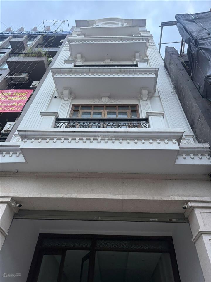 Bán nhà mặt phố quận tây hồ, 6 tầng thang máy, có hầm, view hồ tây, sát xuân diệu, giá đầu tư