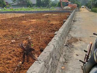 Bán lô đất đẹp đường yên bình  thạch thất, giá đầu tư, chia lô, chính chủ, cách mặt đường hcm 20m