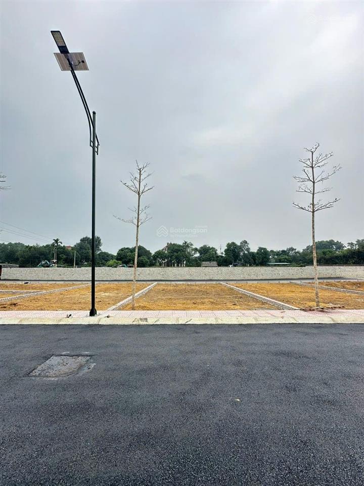 Chính chủ cần bán 1 lô góc, 1 lô thường tại đồng trạng, 100m full đất ở. rất gần trường đhqg và fpt