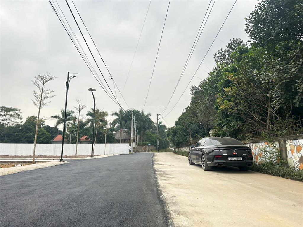 Chính chủ cần bán 1 lô góc, 1 lô thường tại đồng trạng, 100m full đất ở. rất gần trường đhqg và fpt