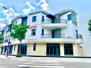 Nhà phố liền kề bình chuẩn 32, 1 trệt 2 lầu, 3pn, 3wc, giá 2tỷ650, shr