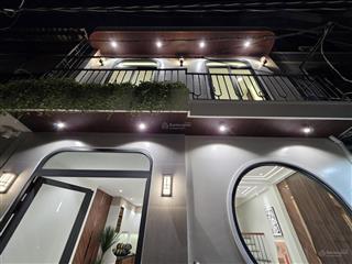 Nhà đẹp hiện đại mới hoàn thiện  hẻm 1113 thông 1027 huỳnh tấn phát