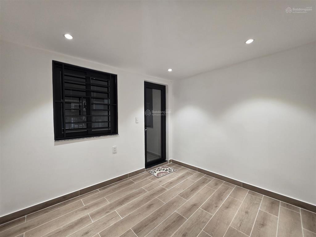 Nhà phố lô nhì đ. huỳnh tấn phát  cách mt chỉ 15m