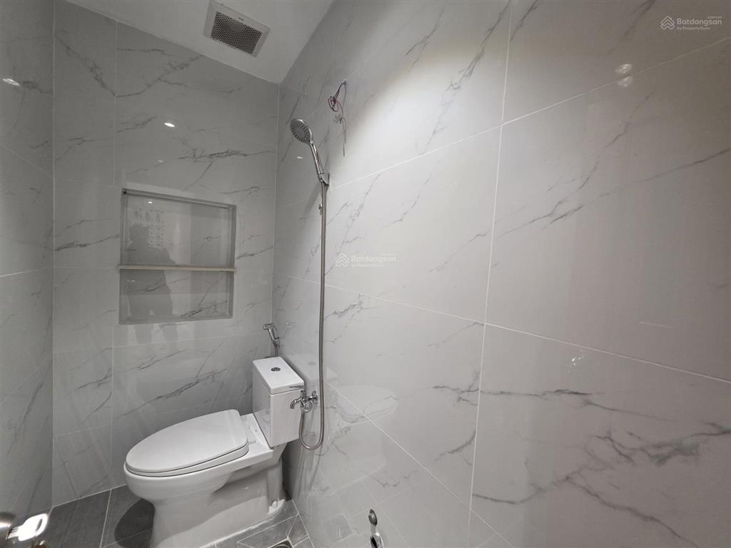 Nhà phố lô nhì đ. huỳnh tấn phát  cách mt chỉ 15m