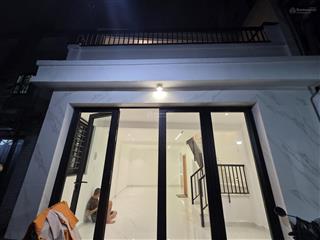 Nhà phố lô nhì đ. huỳnh tấn phát  cách mt chỉ 15m