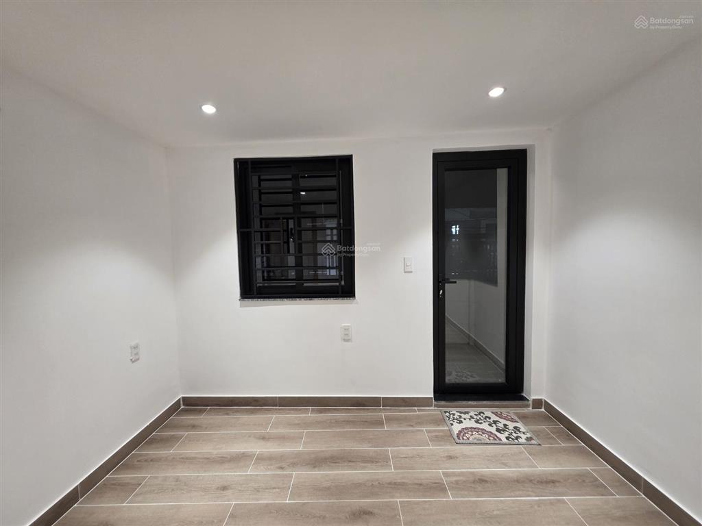 Nhà phố lô nhì đ. huỳnh tấn phát  cách mt chỉ 15m