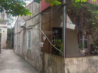 Bán gấp căn nhà c4 52m lô góc xóm 3 đông dư gia lâm ô tô vào