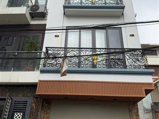 Bán căn nhà lô góc 35m2 ngô xuân quảng gia lâm, ô tô 7 chỗ ngủ trong nhà