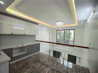 Phố lụa vạn phúc 5 tầng + lửng dt 40m2 mặt tiền 4,05m có thang máy nhà đẹp ở luôn 