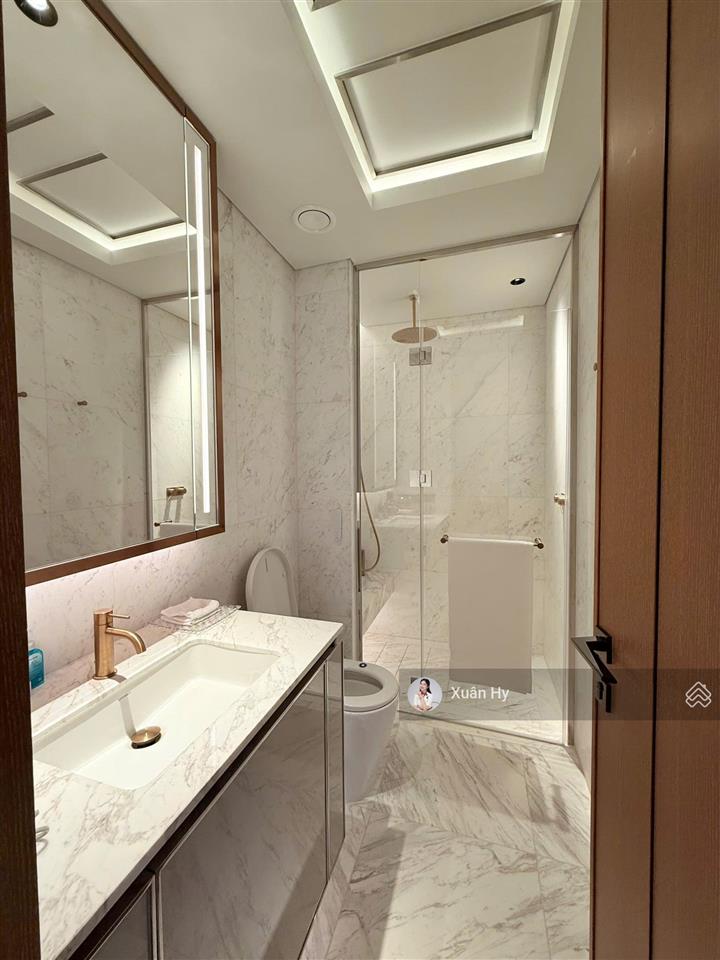 Bán "hoa hậu" 2pn grand marina (tòa sea), 92m2, căn góc, view sông trực diện. hàng hiếm.