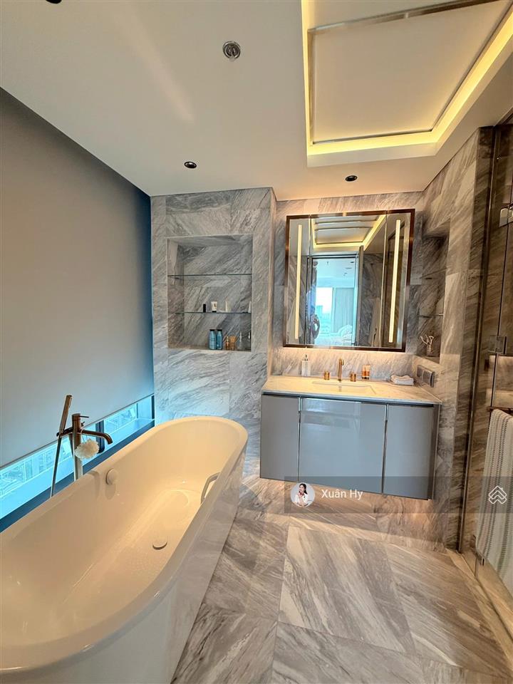 Bán "hoa hậu" 2pn grand marina (tòa sea), 92m2, căn góc, view sông trực diện. hàng hiếm.