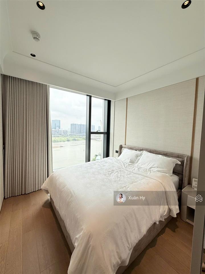 Bán "hoa hậu" 2pn grand marina (tòa sea), 92m2, căn góc, view sông trực diện. hàng hiếm.