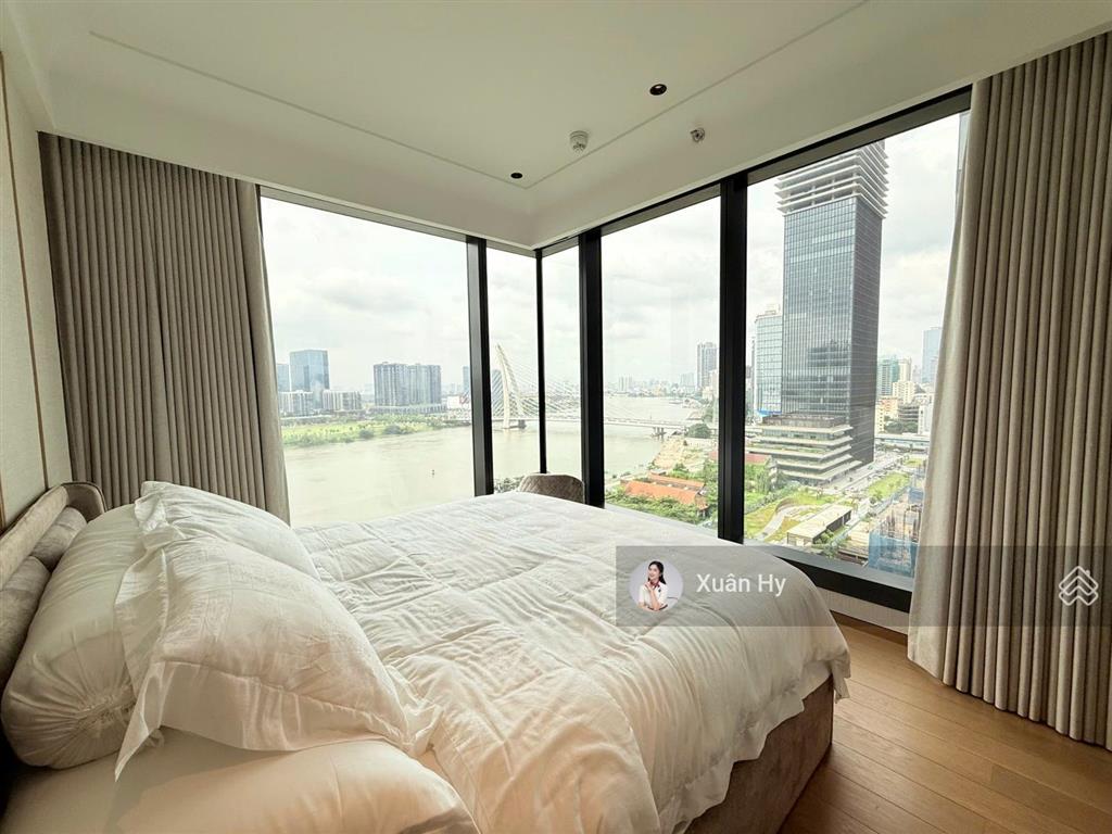 Bán "hoa hậu" 2pn grand marina (tòa sea), 92m2, căn góc, view sông trực diện. hàng hiếm.