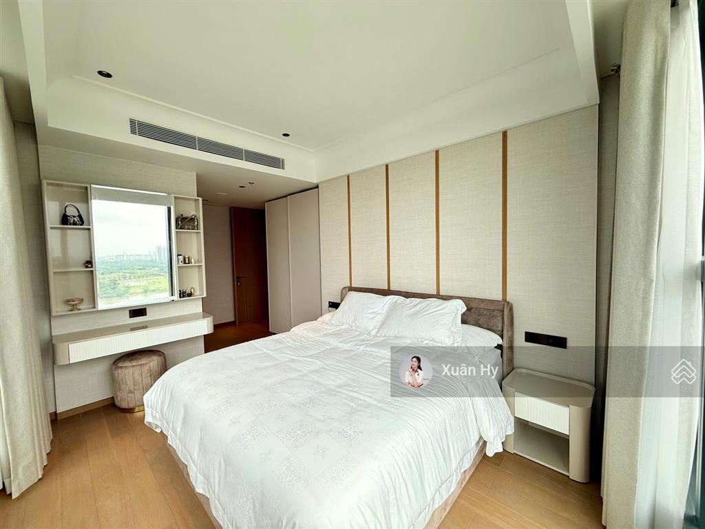 Bán "hoa hậu" 2pn grand marina (tòa sea), 92m2, căn góc, view sông trực diện. hàng hiếm.