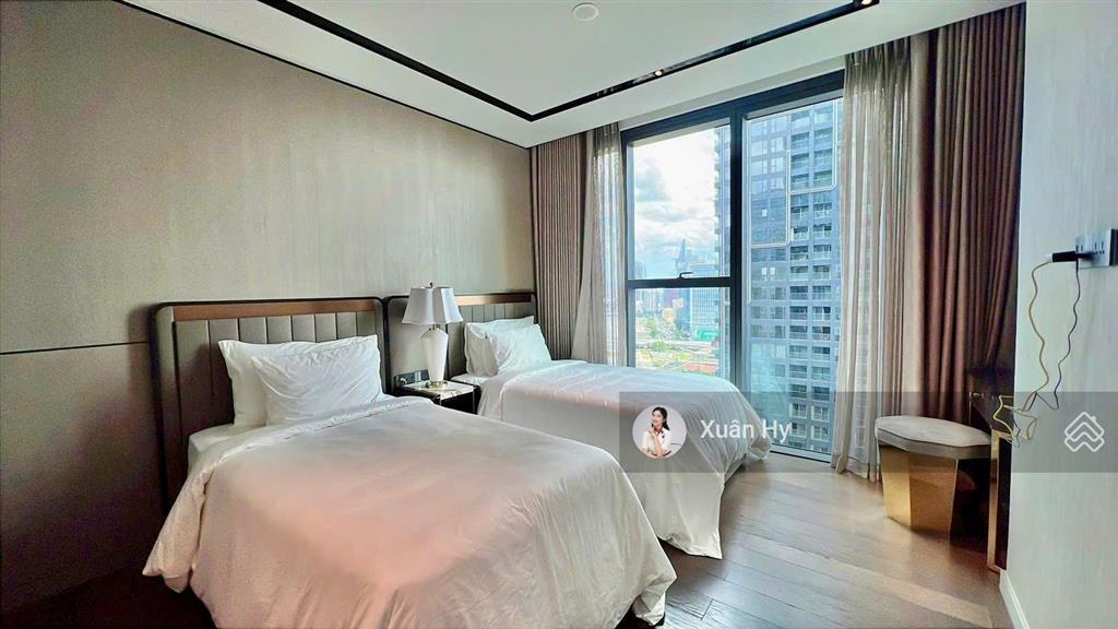 Bán căn hộ 3pn grand marina, trục 02, 150m2, đã có sổ, view sông trực diện