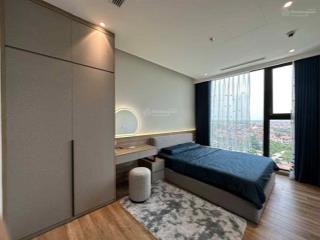 Cần bán căn 3pn 2wc 86m2 đủ đồ view tầm trung toà l2 landmark ecopark.  0964 007 *** ạ