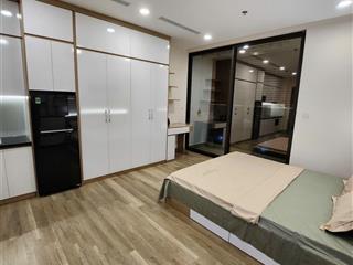 Chính chủ gửi bán căn studio 29m2 đủ đồ toà sol forest 2 ecopark.  0964 007 *** ạ