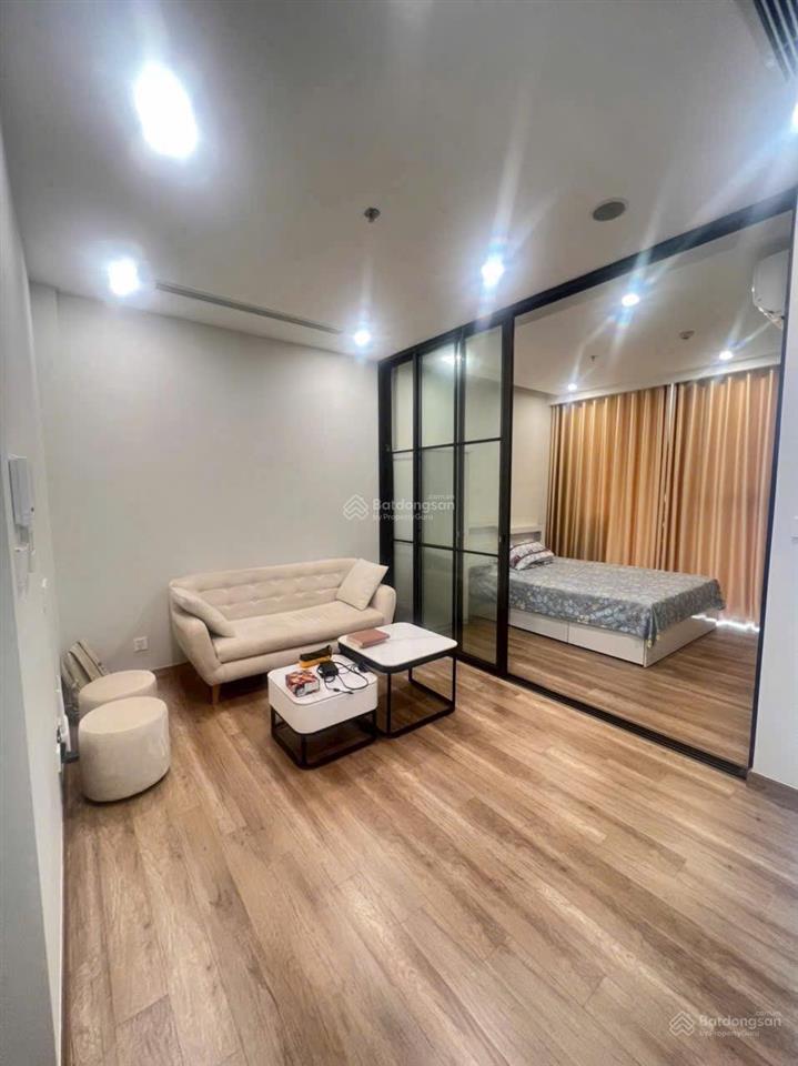 Cần bán căn hộ 1pn 1wc 32m2 đủ đồ tầng cao view sông hồng toà r1 onsen.hl 0964 007 *** ạ