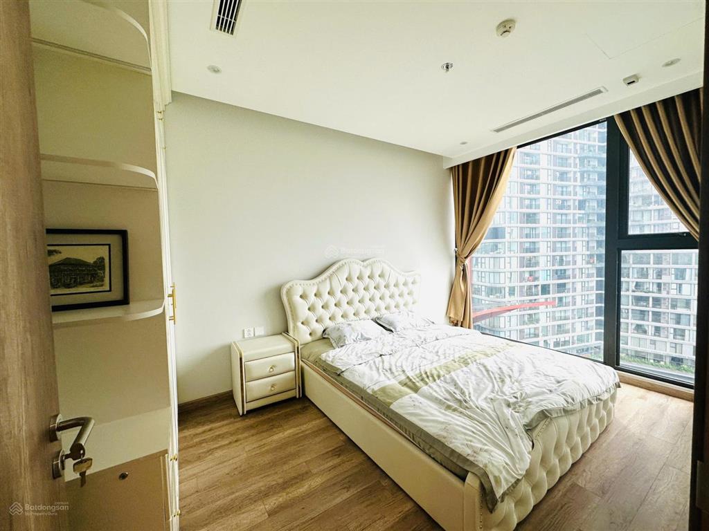 Mời thuê căn hộ 3pn 2wc 114m2 đủ đồ view trực diện hồ thiên nga toà l1 landmark.hl 0964 007 *** ạ