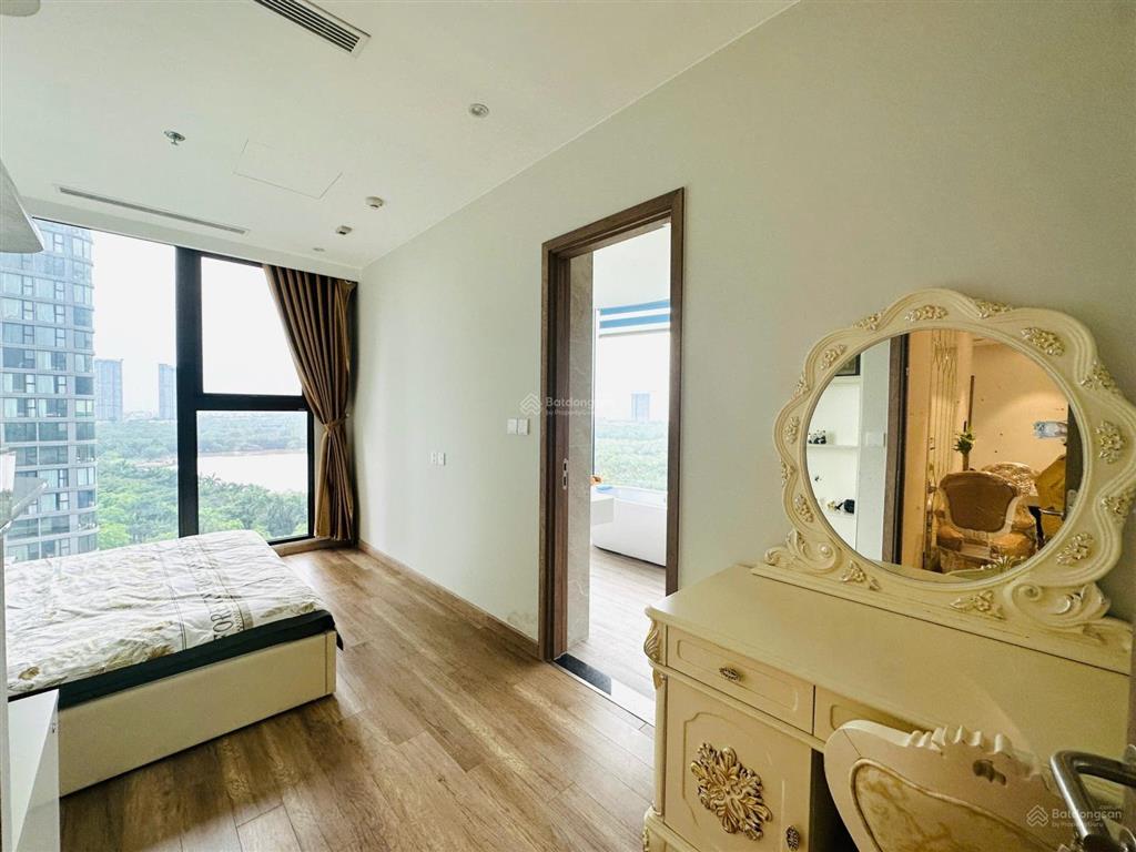 Mời thuê căn hộ 3pn 2wc 114m2 đủ đồ view trực diện hồ thiên nga toà l1 landmark.hl 0964 007 *** ạ