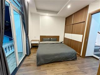 Nhà nam hồ 1 trệt 3 lầu, 5 phòng ngủ view. đường oto.